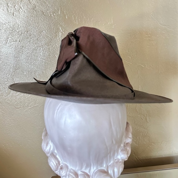 PRECIOUS 1940s' BROWN STRAW TILT FEDORA WITH BROWN VINYL EDGING - Picture 7 of 14